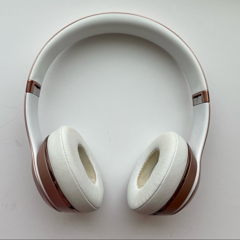 Beats by Dr Dre - Solo 2 rose gold headphones - Picture 1 of 7